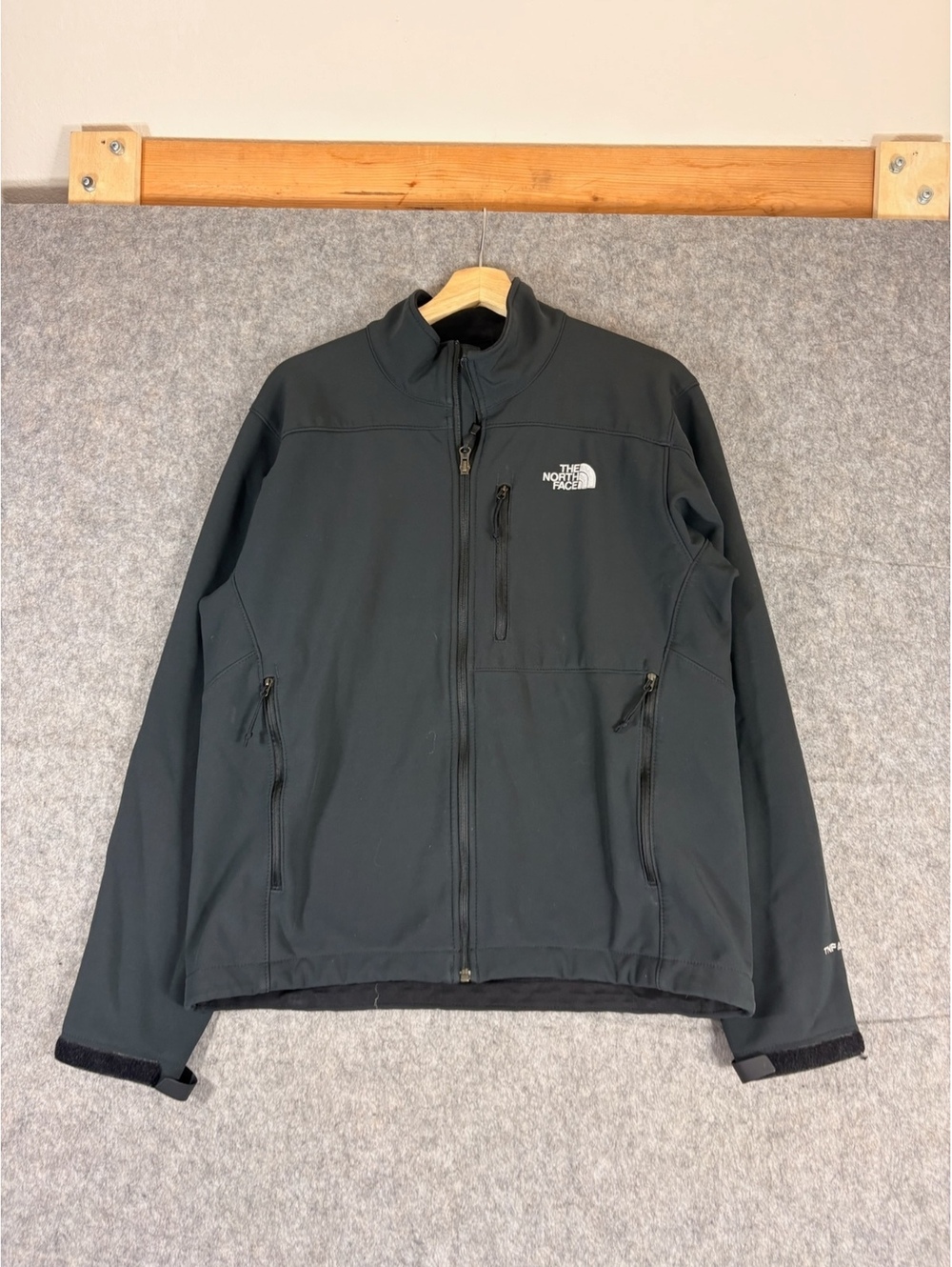 The North Face Apex dark gray softshell jacket mens medium